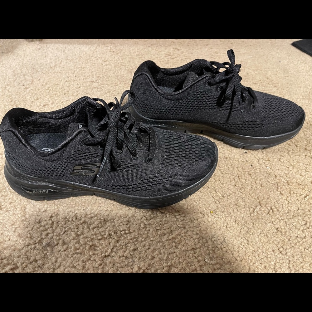 Black Skechers